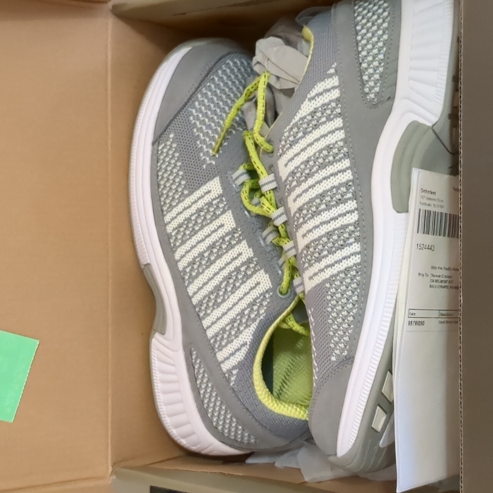 Sneakers / Walking Shoes / Tennis shoes
